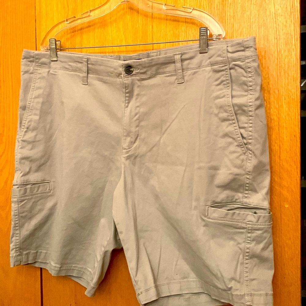 George size 46 x 10” gray stretch waist twill cotton cargo stretch shorts EUC